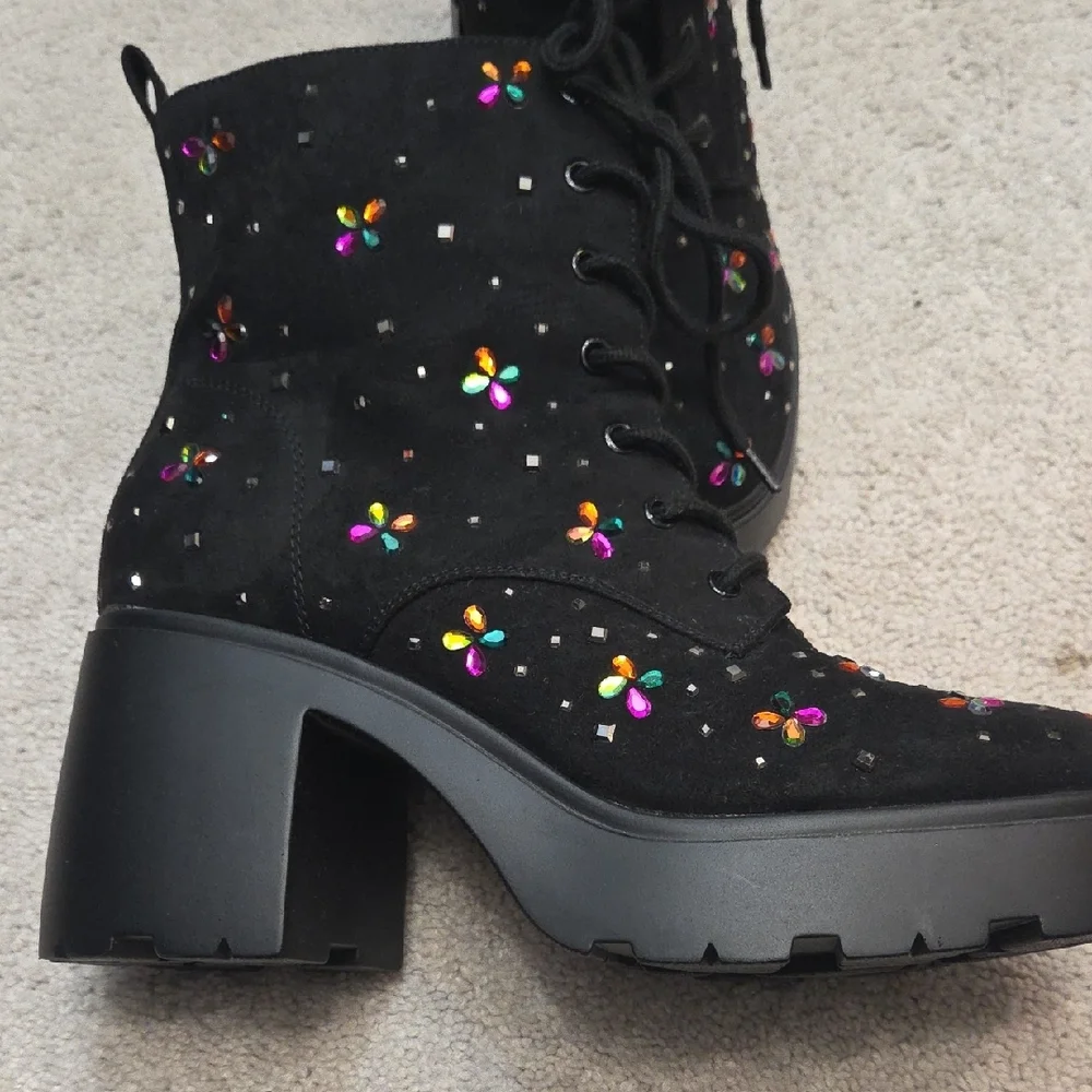 Betsey Johnson Black Lace Up Boots with Chunky Platform - Picture 4 of 4